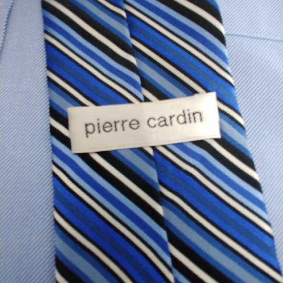 Pierre Cardin tie. - Picture 4 of 4